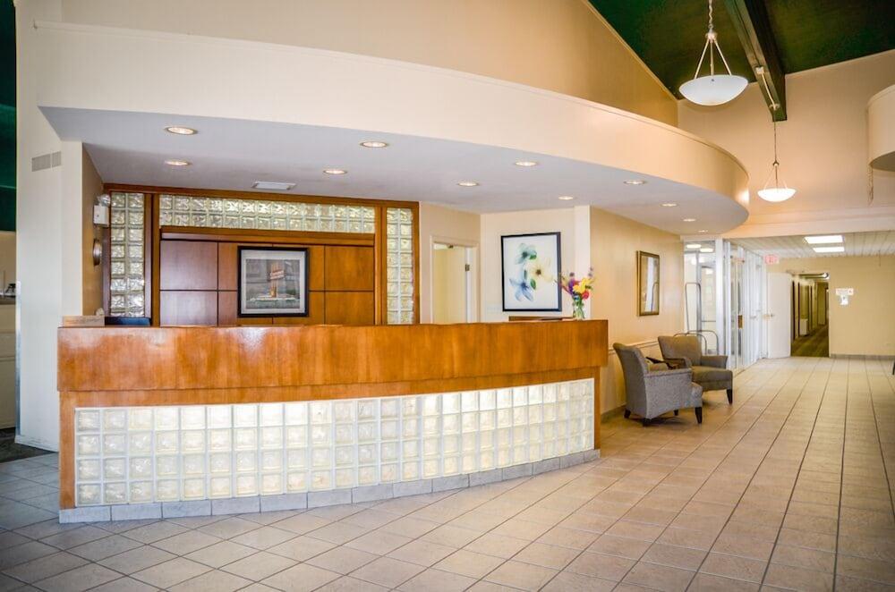 Travelodge By Wyndham Prince Albert Exterior foto